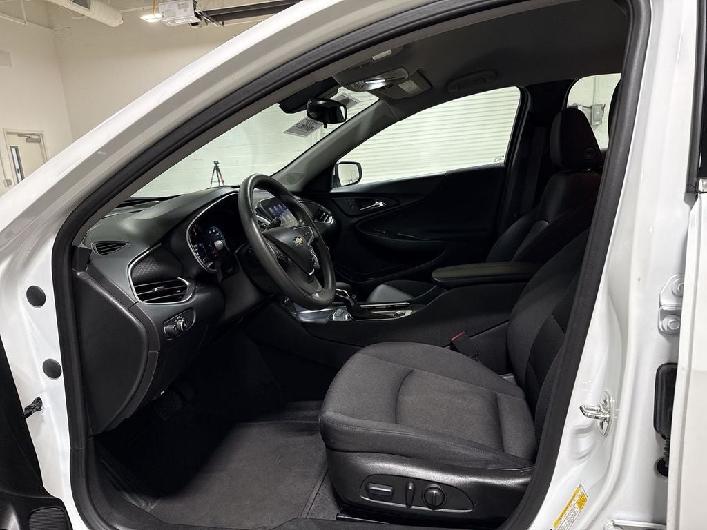 2025 Chevrolet Malibu LT