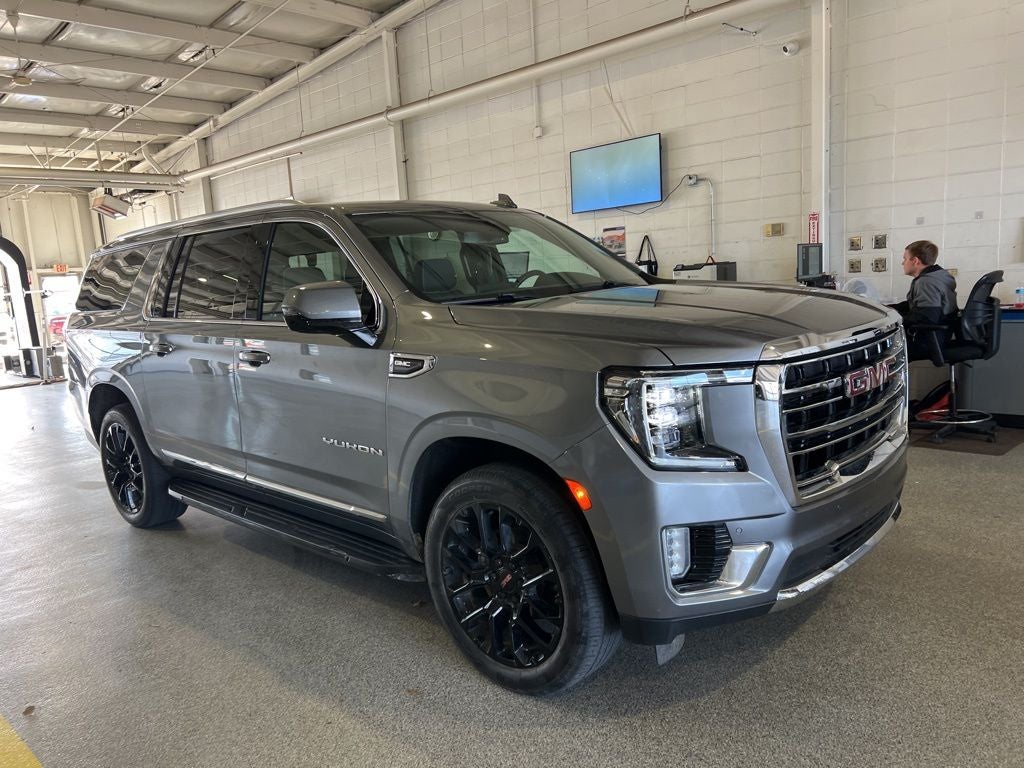 2022 GMC Yukon XL SLT