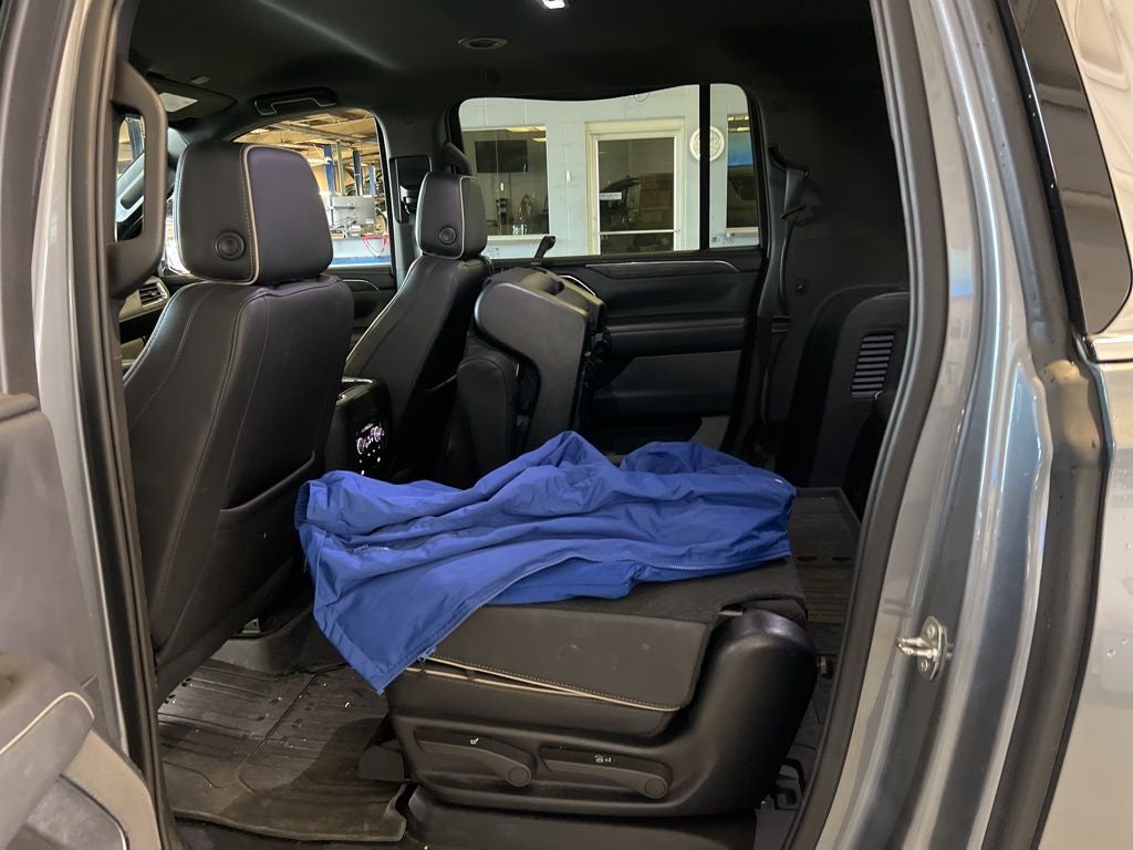 2022 GMC Yukon XL SLT