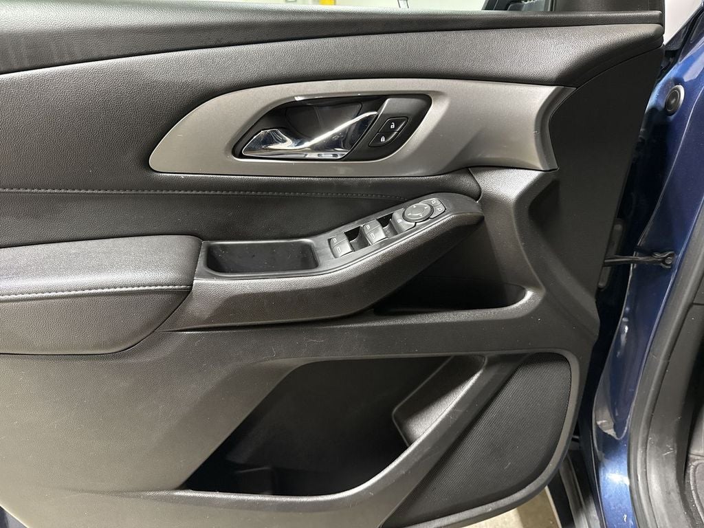 2023 Chevrolet Traverse LT