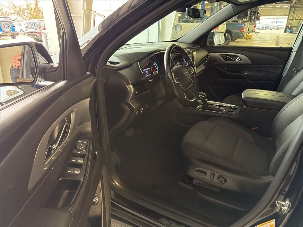 2022 Chevrolet Traverse LT