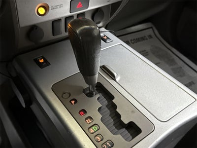 2005 Nissan Titan LE