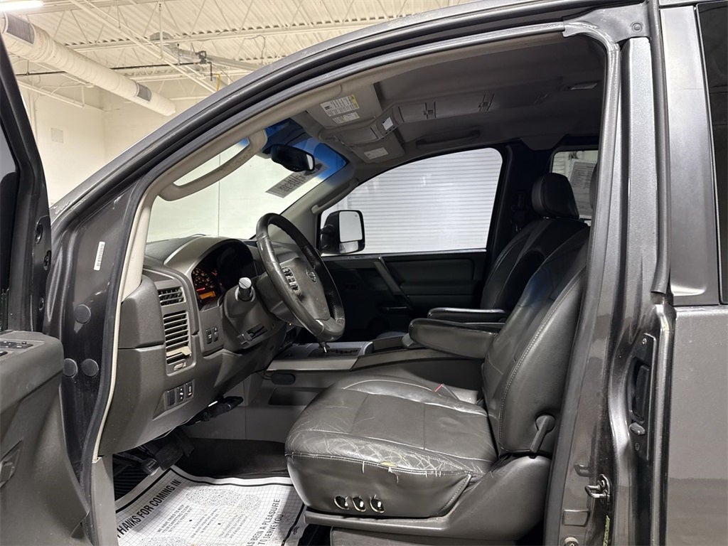 2005 Nissan Titan LE