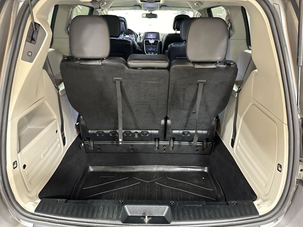 2016 Chrysler Town & Country Touring