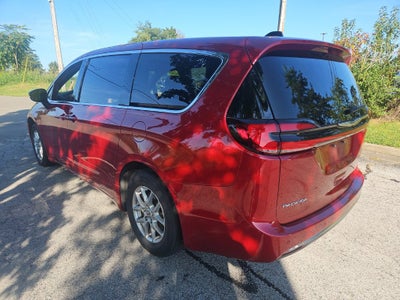 2025 Chrysler Pacifica Select