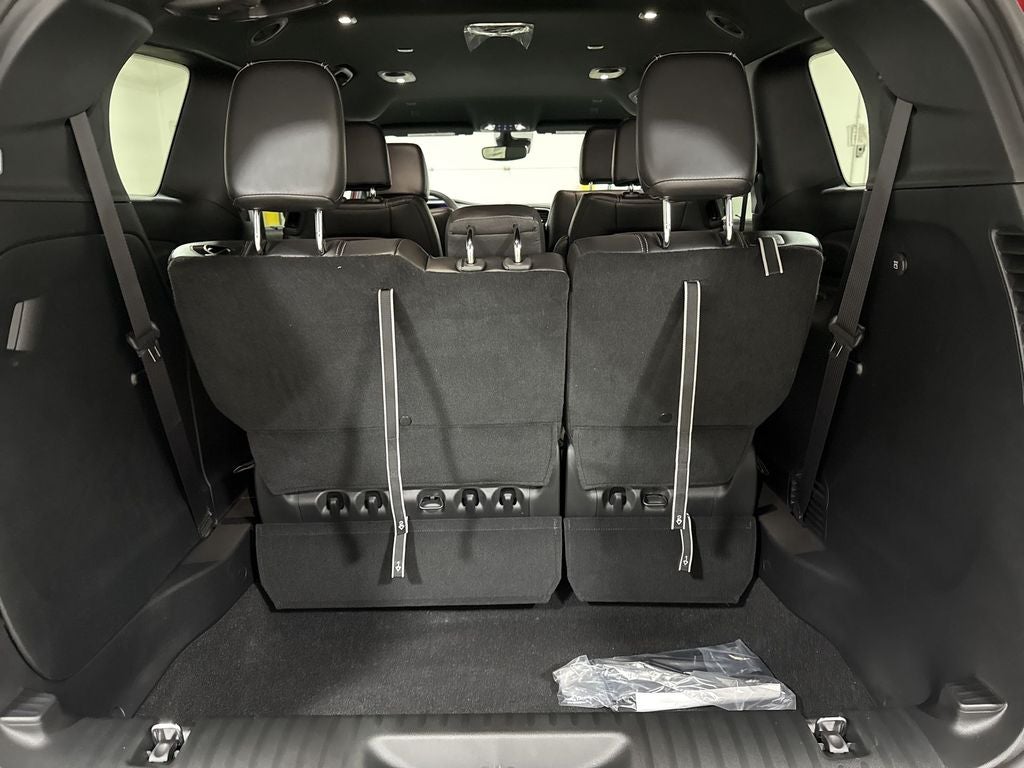 2027 Chrysler Pacifica Select