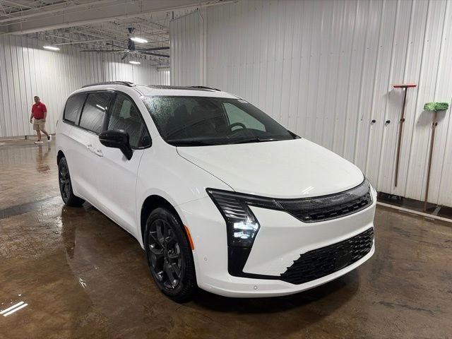 2027 Chrysler Pacifica Limited