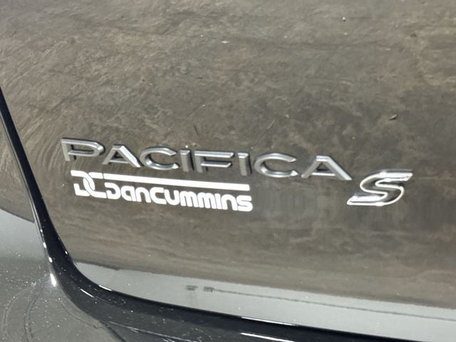 2027 Chrysler Pacifica Limited