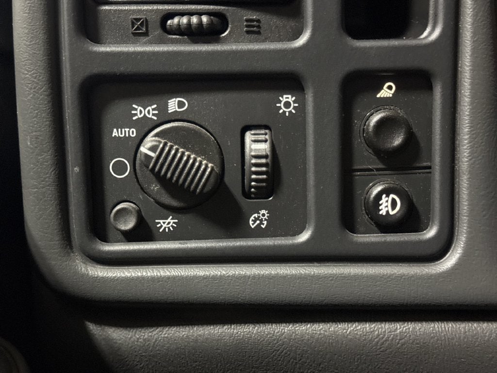 2005 Chevrolet Silverado 1500 LS
