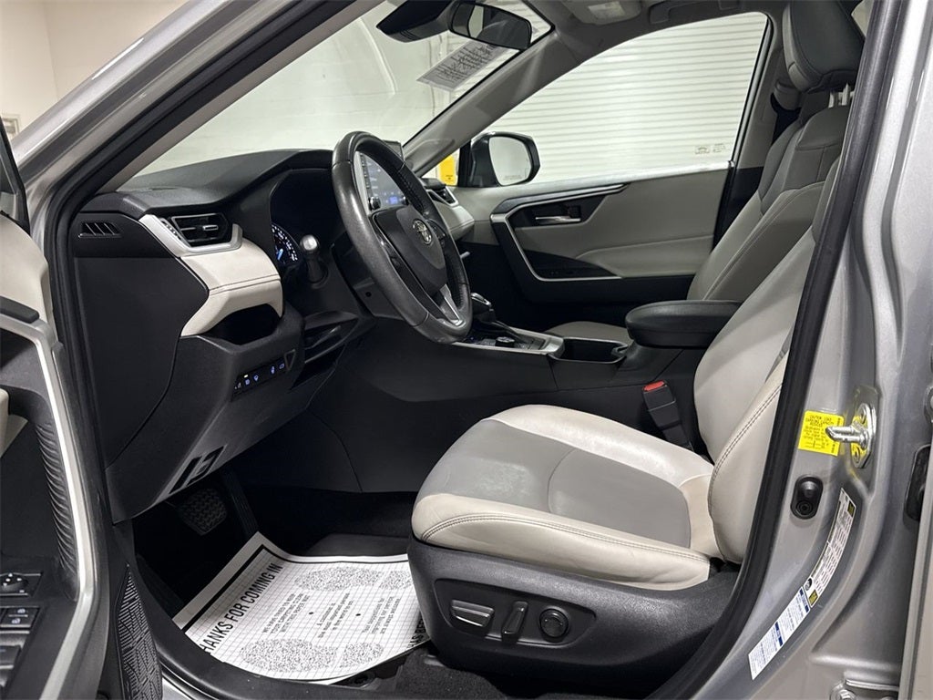 2022 Toyota RAV4 Hybrid XLE Premium