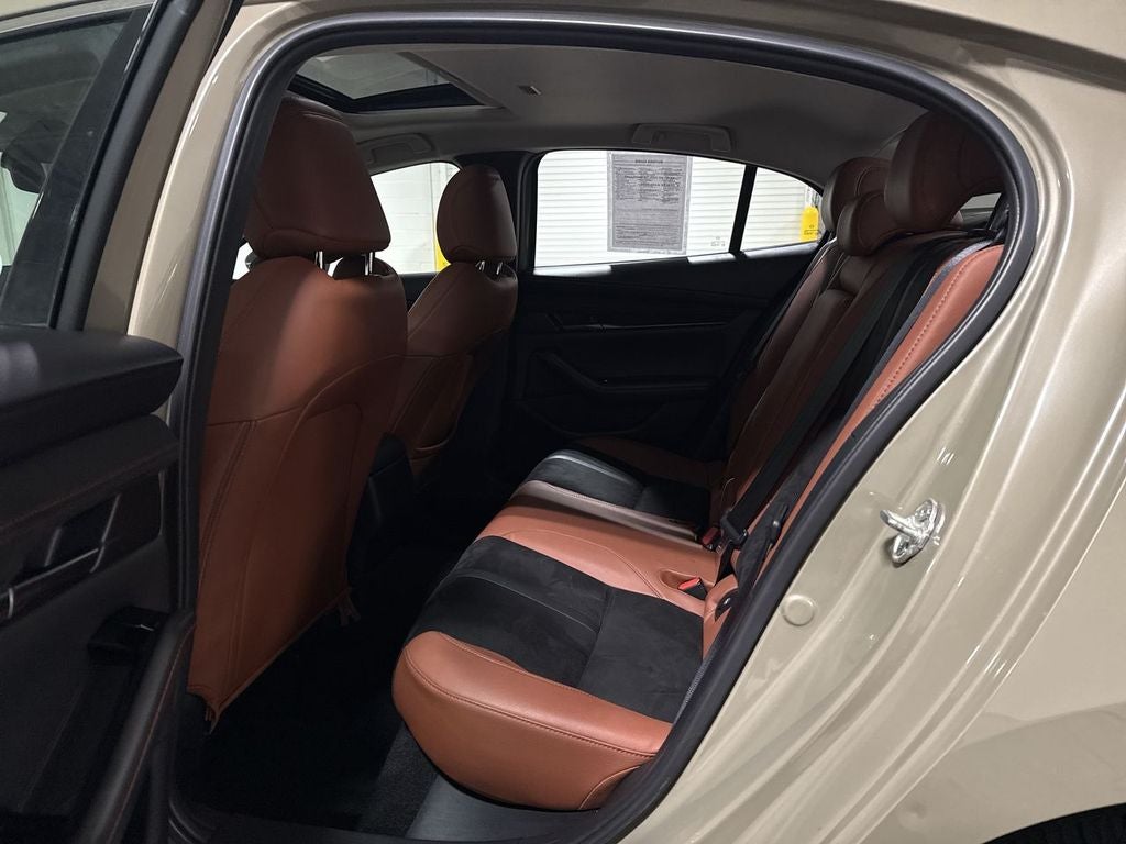 2024 Mazda Mazda3 2.5 Carbon Turbo