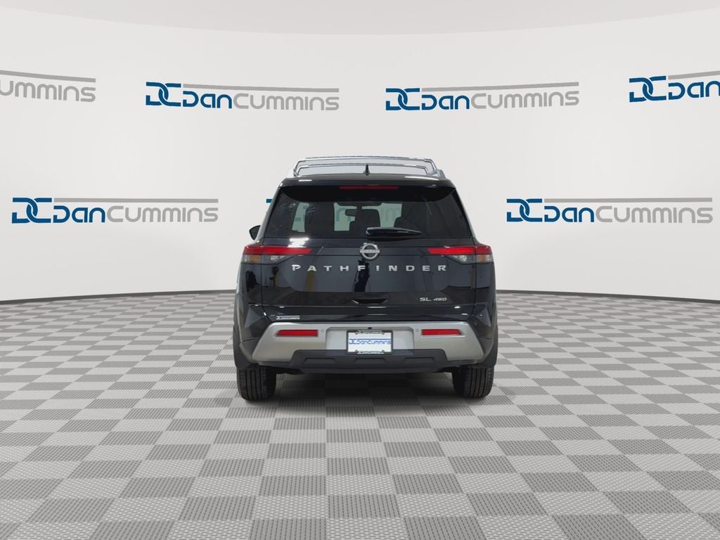 2022 Nissan Pathfinder SL