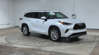 2023 Toyota Highlander Hybrid Platinum