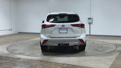 2023 Toyota Highlander Hybrid Platinum