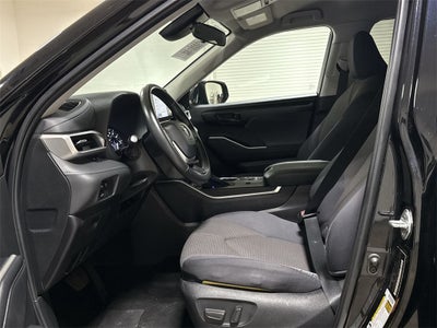 2024 Toyota Highlander LE