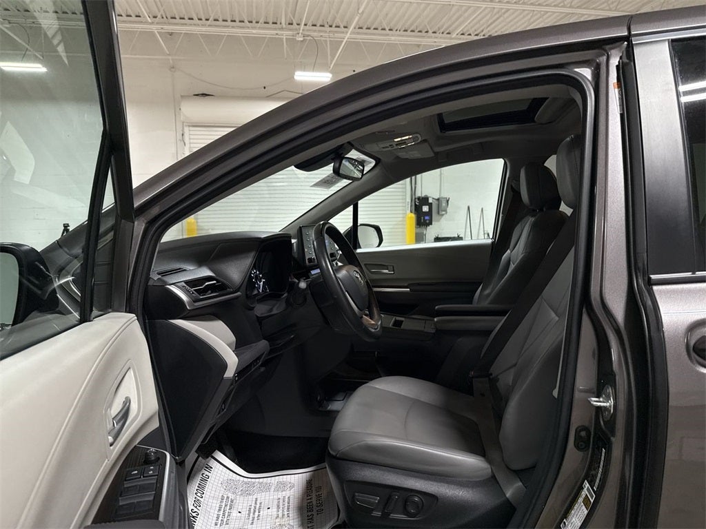 2024 Toyota Sienna XLE