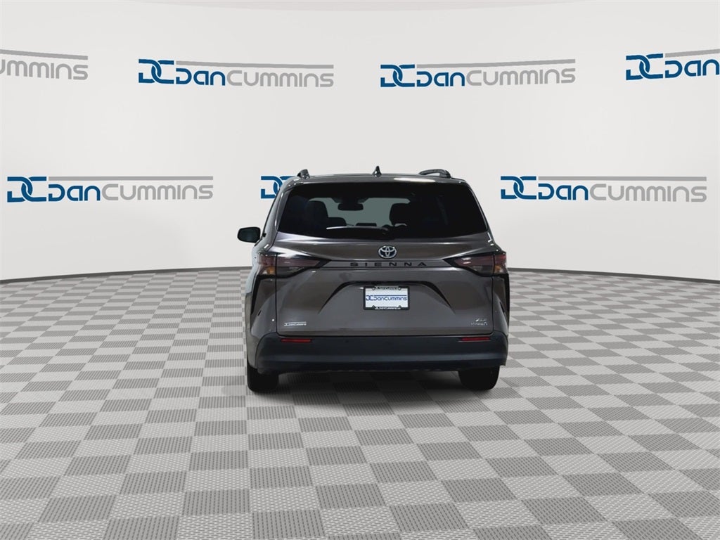 2024 Toyota Sienna XLE