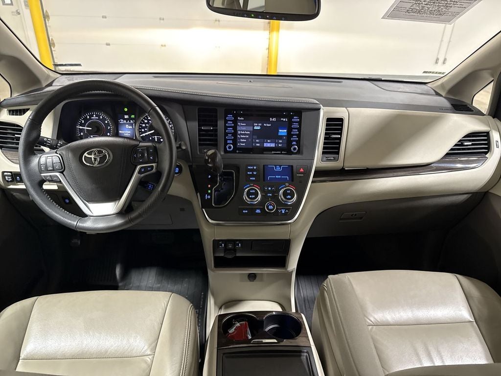 2018 Toyota Sienna XLE
