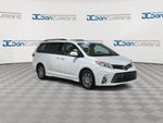 2018 Toyota Sienna XLE