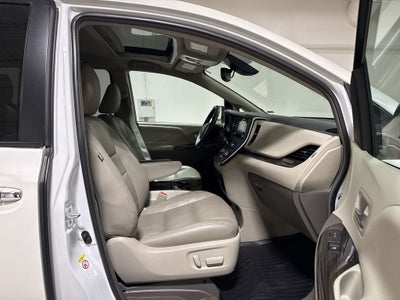2018 Toyota Sienna XLE