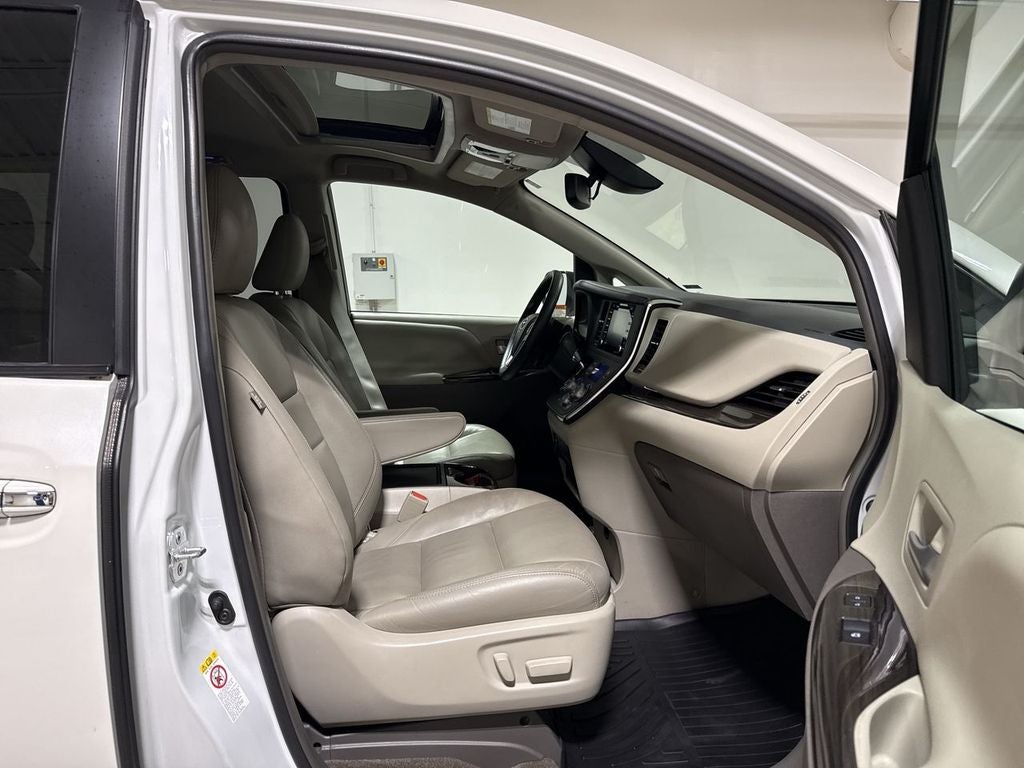 2018 Toyota Sienna XLE