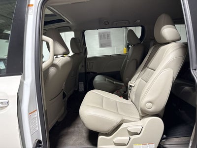 2018 Toyota Sienna XLE