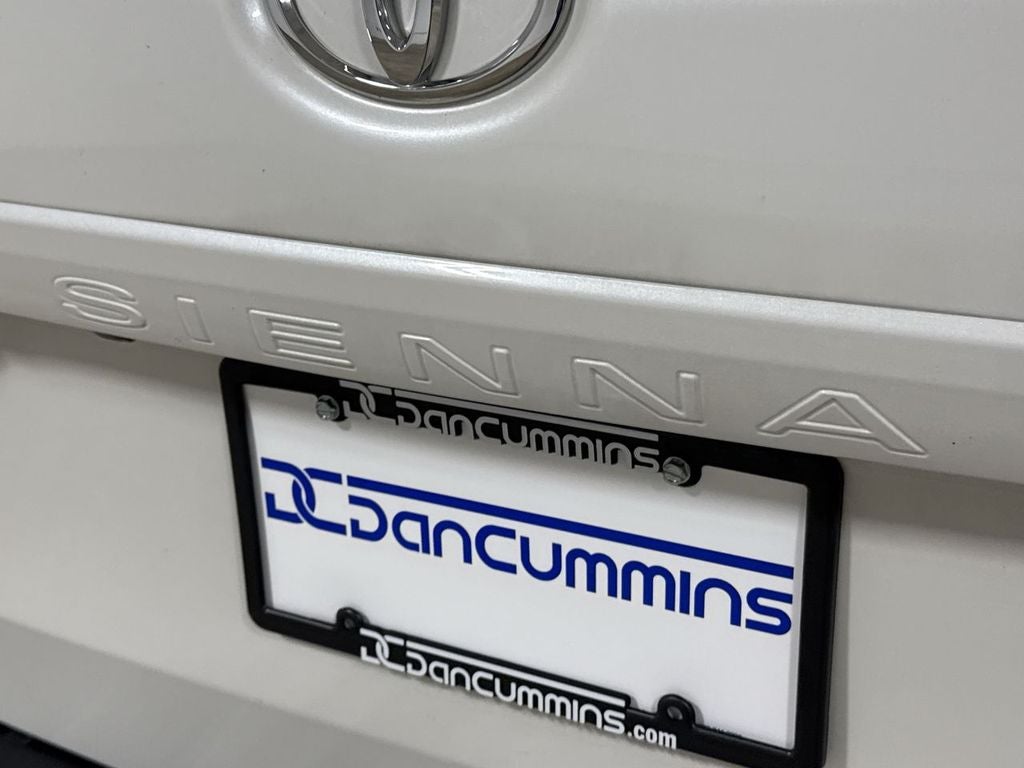 2018 Toyota Sienna XLE