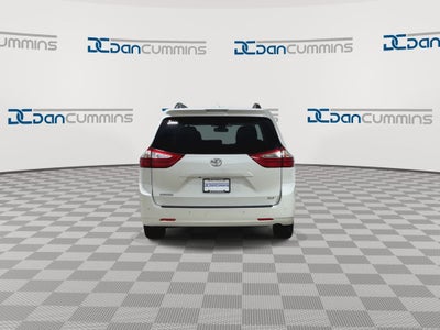2018 Toyota Sienna XLE
