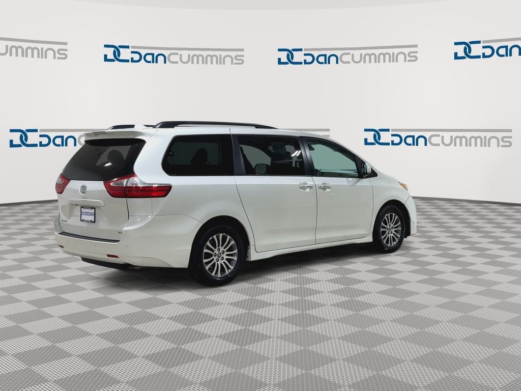 2018 Toyota Sienna XLE