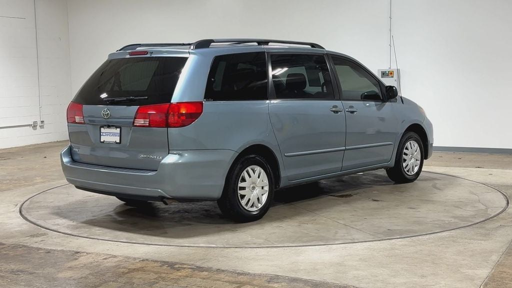2005 Toyota Sienna LE