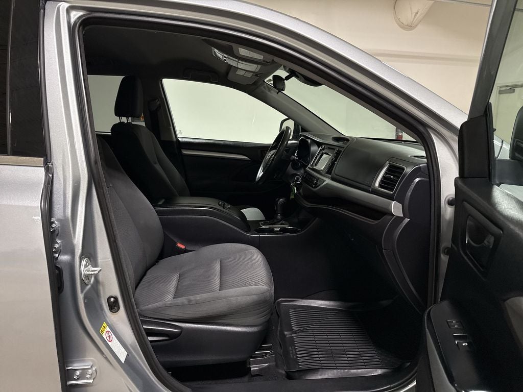 2018 Toyota Highlander LE