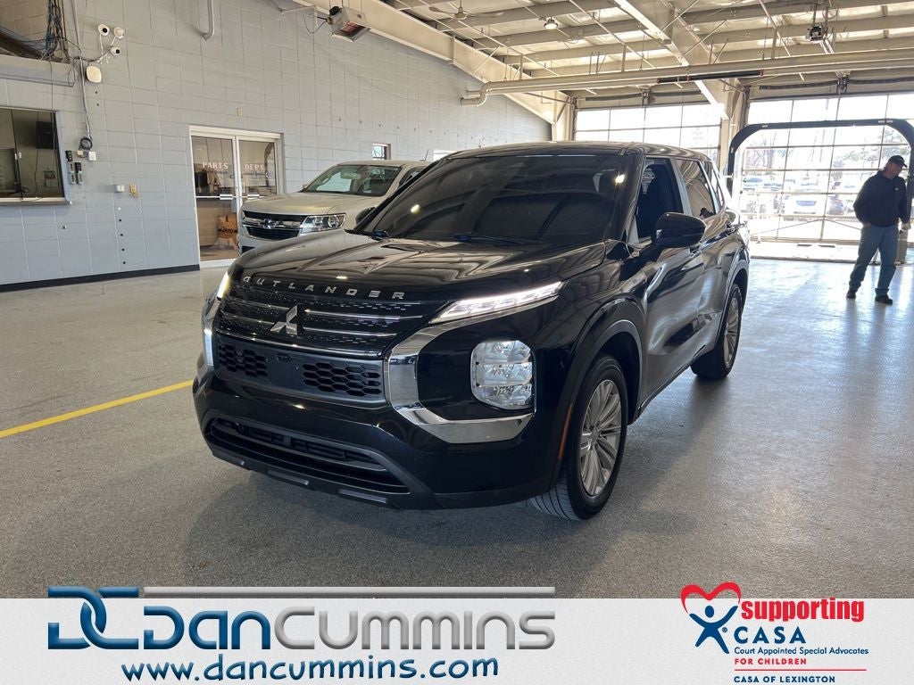 2022 Mitsubishi Outlander ES