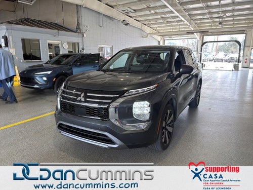 2025 Mitsubishi Outlander SE