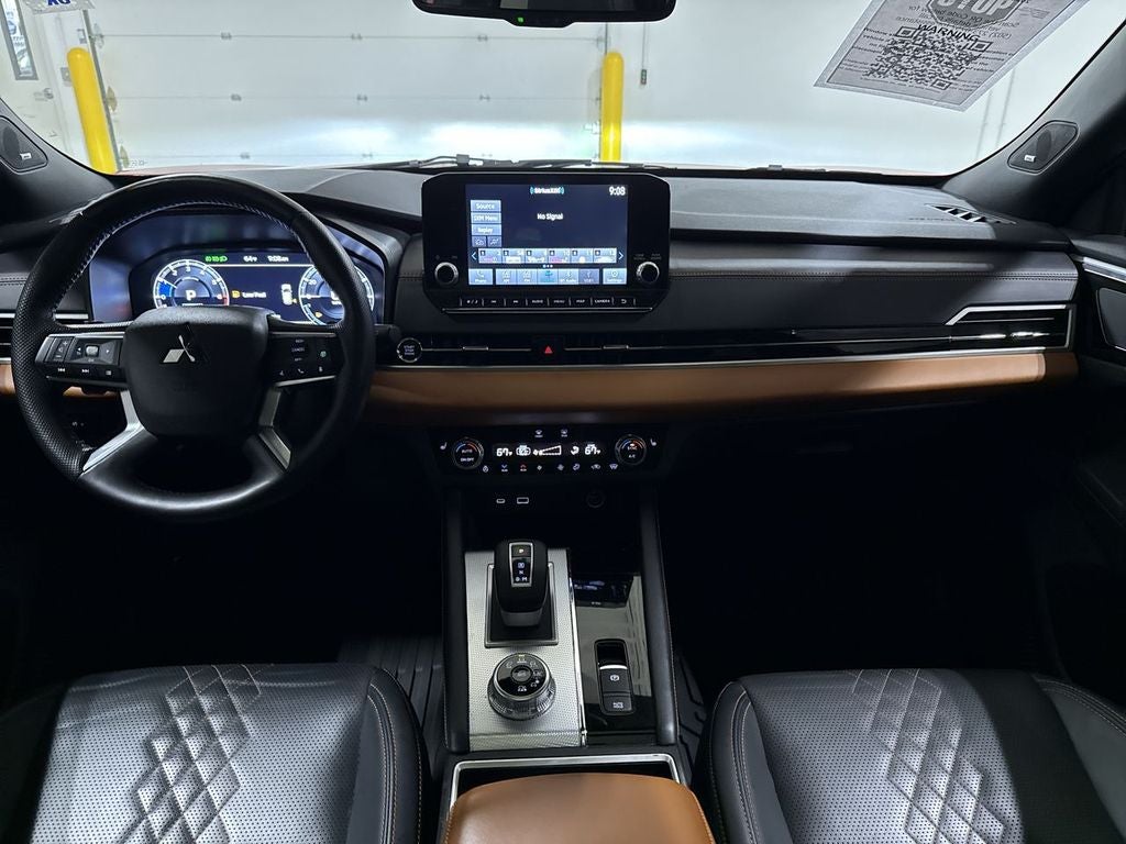 2024 Mitsubishi Outlander Base