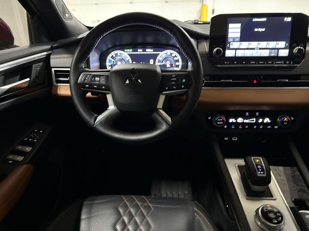 2024 Mitsubishi Outlander Base