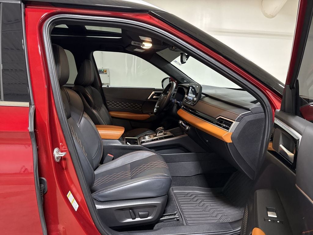 2024 Mitsubishi Outlander Base