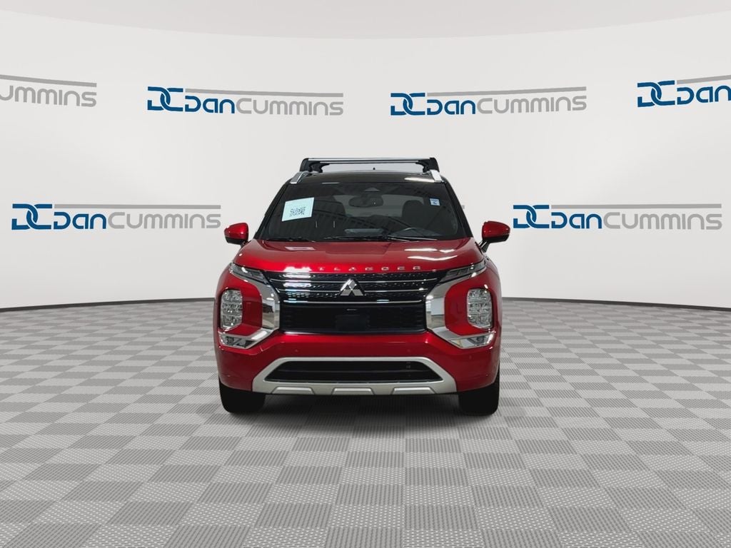 2024 Mitsubishi Outlander Base