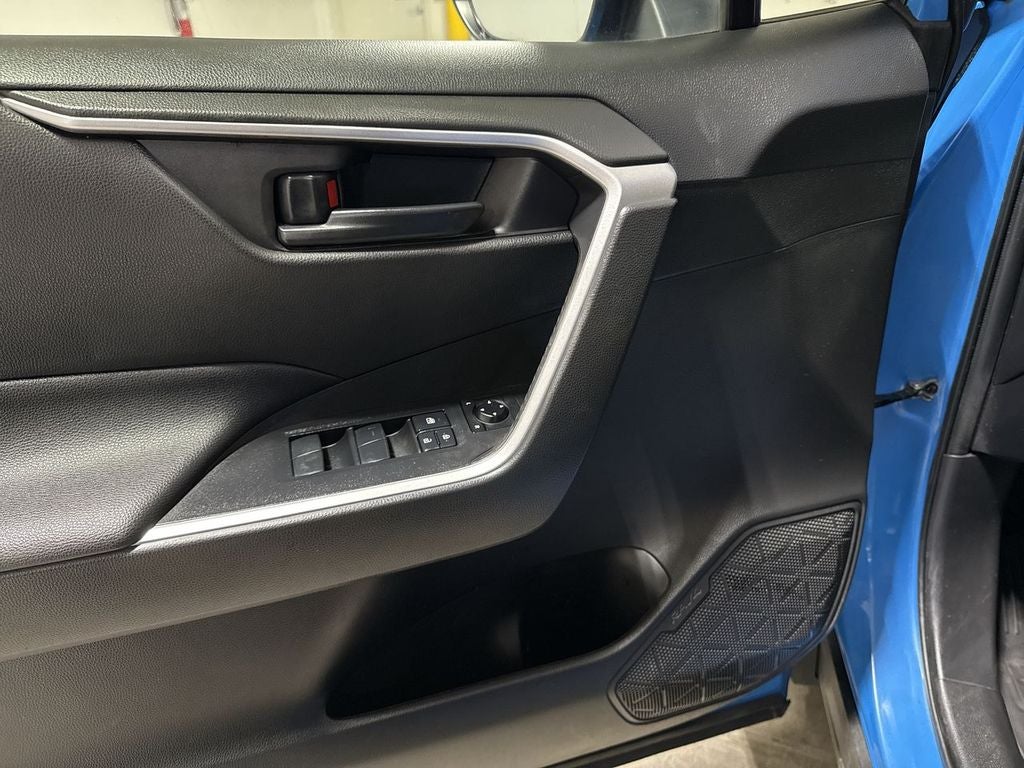 2020 Toyota RAV4 Hybrid LE