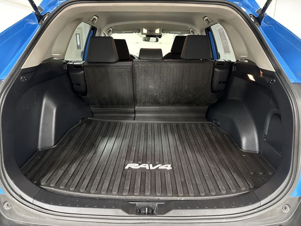 2020 Toyota RAV4 Hybrid LE