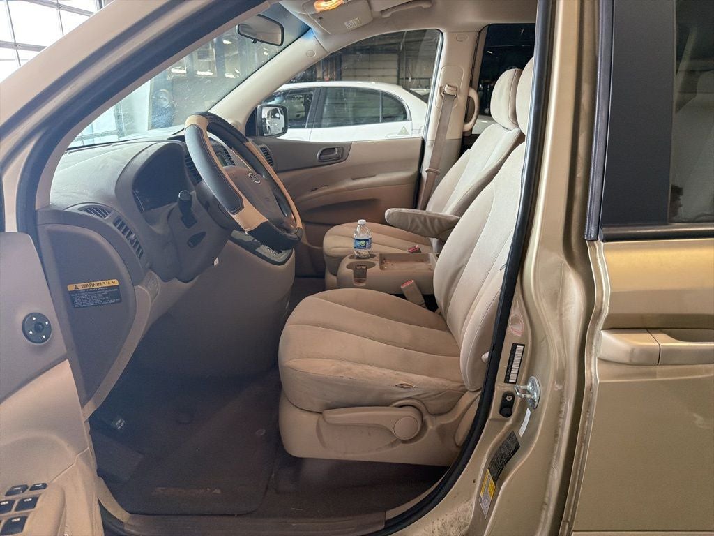 2010 Kia Sedona LX