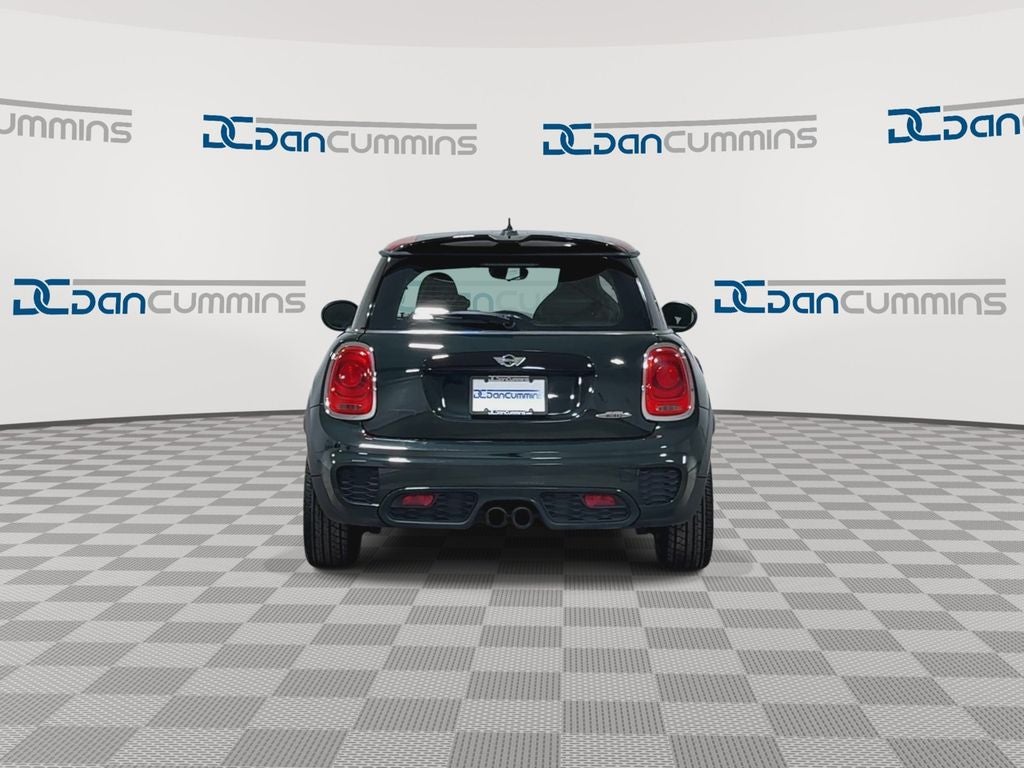 2016 MINI John Cooper Works Base