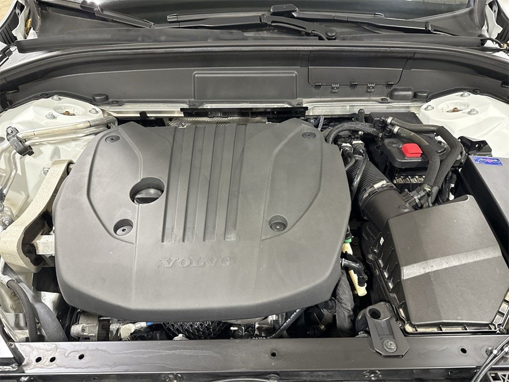 2022 Volvo XC60 B5 Momentum