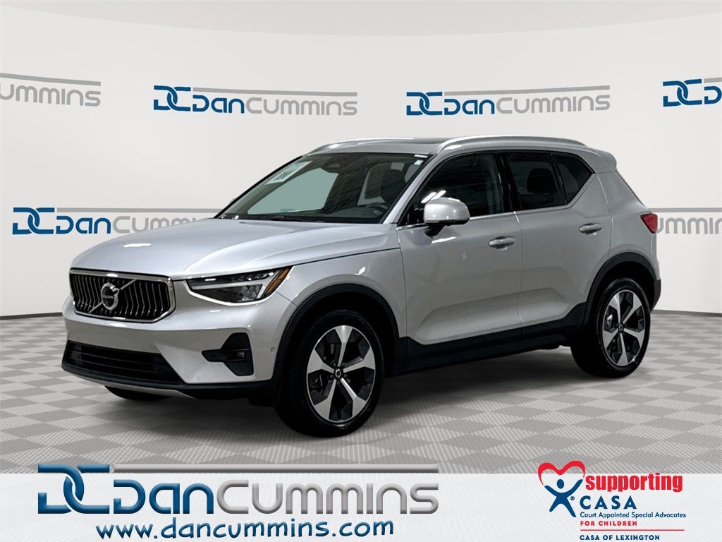 2024 Volvo XC40 B5 Plus Bright Theme