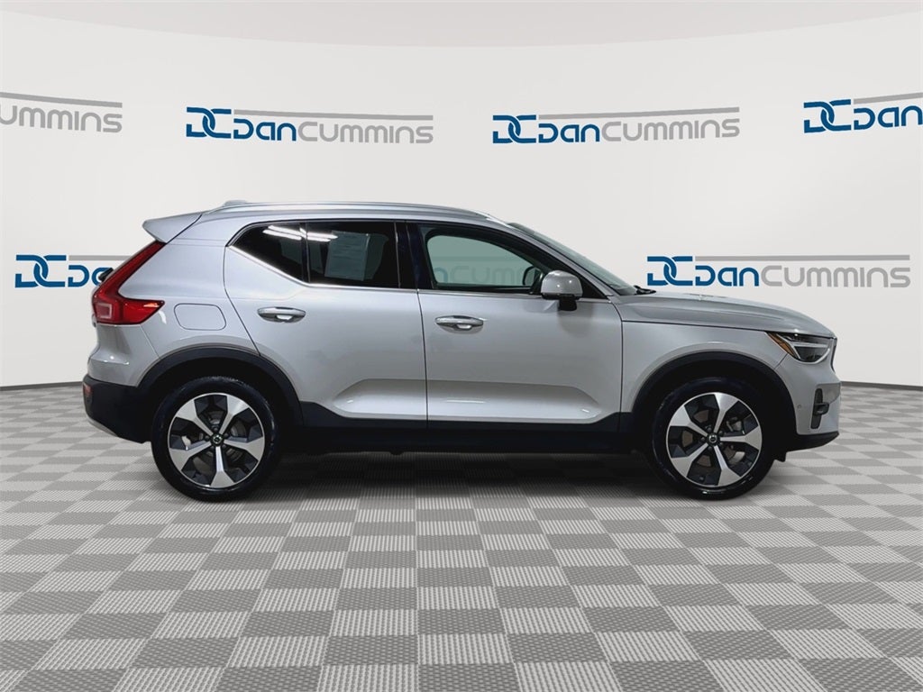 2024 Volvo XC40 B5 Plus Bright Theme