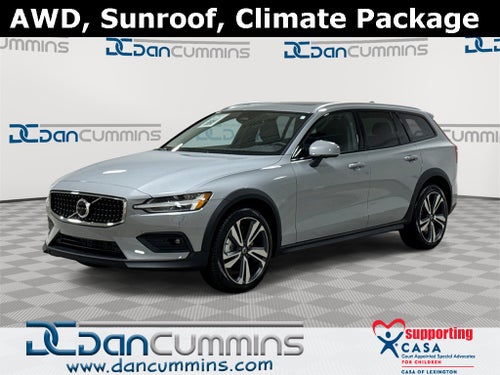 2025 Volvo V60 Cross Country B5 Plus