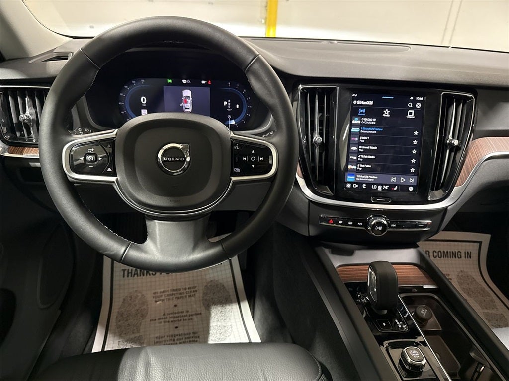 2025 Volvo V60 Cross Country B5 Plus