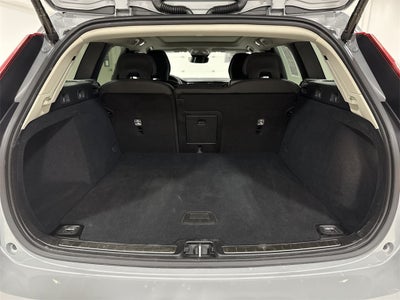 2025 Volvo V60 Cross Country B5 Plus