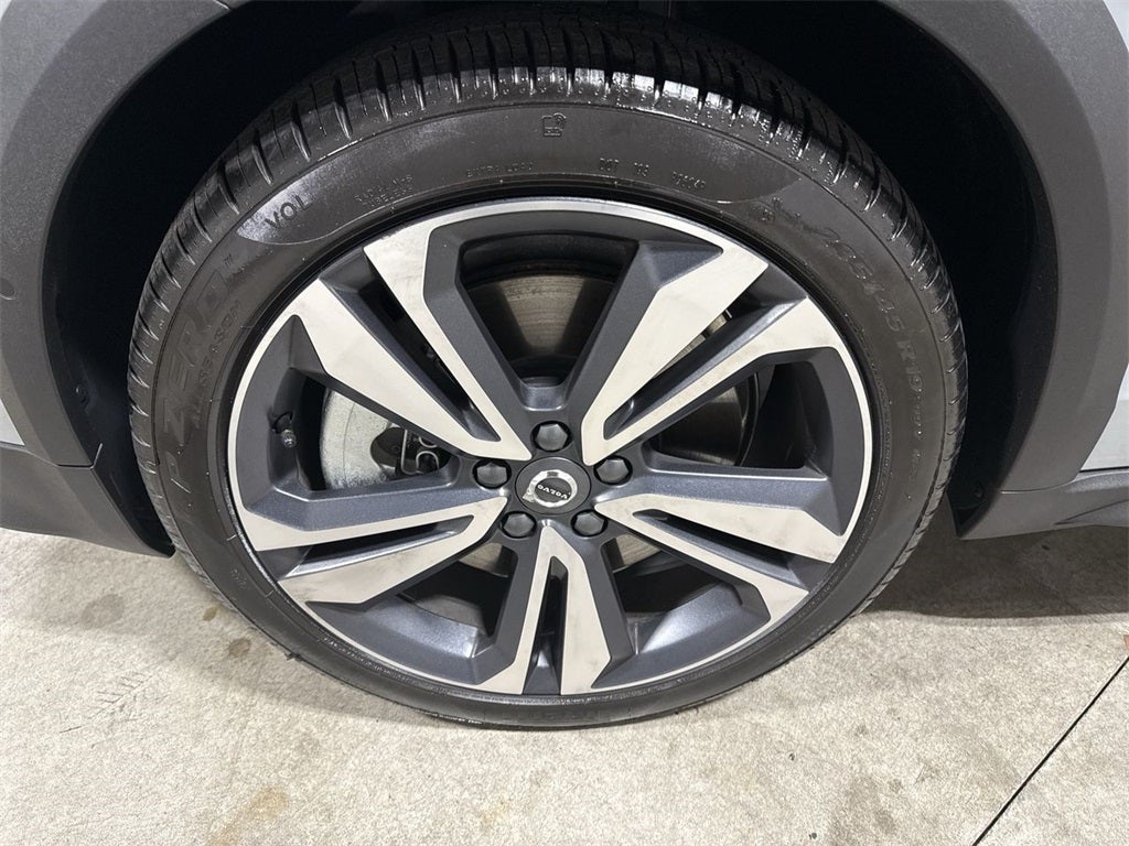 2025 Volvo V60 Cross Country B5 Plus