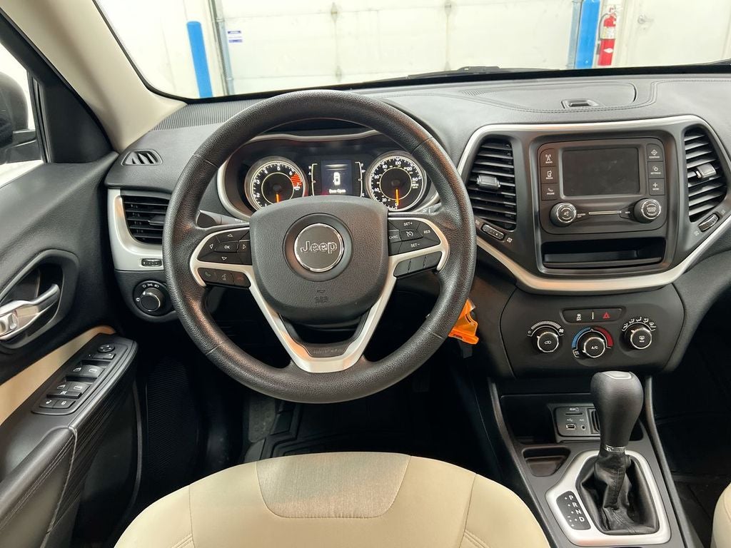 2016 Jeep Cherokee Sport