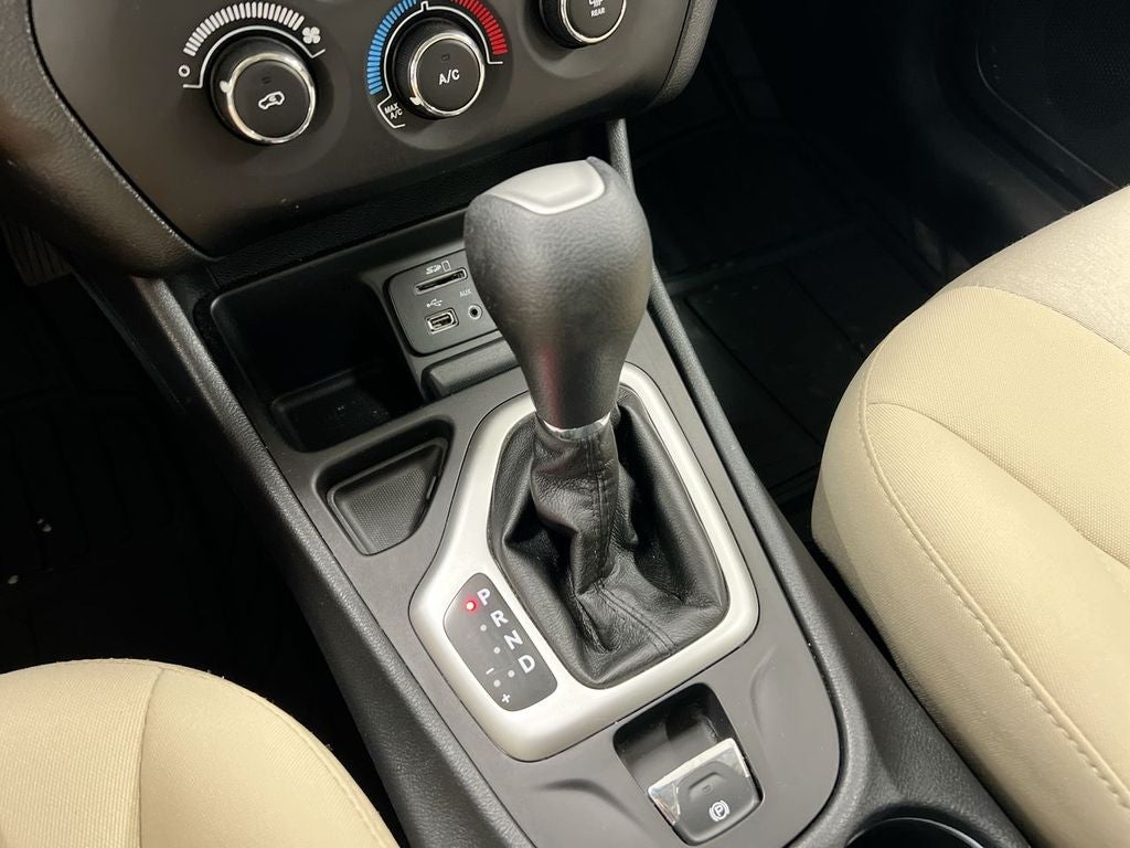 2016 Jeep Cherokee Sport